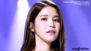 Read about solar mamamoo age, height, weight, sister, bio, wiki, and other topics related to her below. Gfriend Sowon Mamamoo Solar Youtube