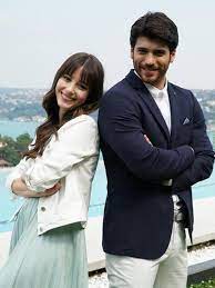 Can yaman yer aldığı projeler ve oynadığı dizi filmlerin filmlerin tam listesi. Bu Halini Hatirlayan Yok Simdi Italyanlari Pesinden Surukluyor Foto Galerisi