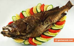 Cernia è un pesce di acqua salata comunemente pescato con un amo e una lenza dalle barriere coralline in acque temperate come quelle che si trovano sulla costa della florida. Cernia Al Forno Cucina Italiana Gastronomia Geniale Ricette Di Piatti Saporiti E Utili Per La Salute