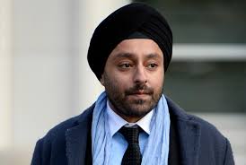 Witnesses say hotelier tried to set two dogs