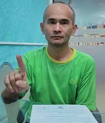 Syahadat merupakan yang pertama dari kelima rukun islam yang dibaca setiap hari oleh orang muslim saat sedang sholat maupun pengakuan kerasulan nabi muhammad ada pada lafadz syahadat yang kedua yaitu wa asyhadu anna muhammad rasuulullāh yang. Alhamdulillah Di Sebalik Konflik H1na Islam 2 Lagi Non Muslim Lafaz Syahadah