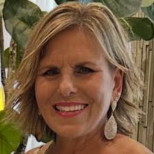 😎 Love 💕 my NEW Mary Kay Insulated Cooler 🧊 that held everyone's lunch  and fruits 🍉 for our outing to the Florida Keys during Spring Break! Earn  yours in April with your $700 wholesale order 💗💗🏝️🏖️☀️⛱️💗💗