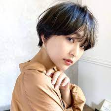 ショート編 小顔効果あり 30代の低身長さんに似合う髪型はコレ 4meee 髪型 ショートヘア 女の子 綺麗な髪