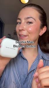 Als @Monica Geuze uitkomt met make-up, dan koop je die make-up 💓🌸💓🌸  (zelf gekocht via de site van @SOPHIA MAE ). #sophiamae #sophiamaeunboxing  #sophiamaeblush #blush #monicageuze #makeup #makeuphacks ...