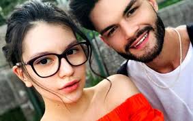 Bună edward sanda când apară pe youtube cu tine nicole cherry amna a.ndra mărută jo irina rimes ioana ignat amna adda ruby alina eremia feli lidia buble ami mira amira nadir de la havana raul eregep de la havana sorin crush de la havana randi smiley cleopatra stratan lariss ! Edward Sanda È™i Cleopatra Stratan Au Dus RelaÈ›ia La Un Nou Nivel Gesturile Care I Au Dat De Gol Pe Cei Doi Tineri