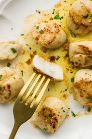 Easy Broiled Scallops Broiled Scallops Recipe Scallop Recipes Healthy Easy Scallop Recipes