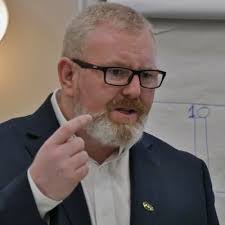 Sean Hoyle's Instagram, Twitter & Facebook