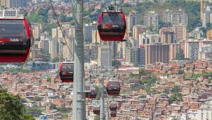 Hôtels proches de mi teleferico, la paz: Mi Teleferico La Paz S Brilliant Urban Cable Car Network Sa Expeditions