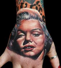 Tatuaje Realista Mano por Cecil Porter
