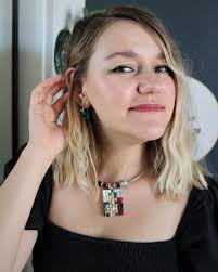 Julia Shore's Instagram, Twitter & Facebook