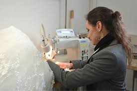 Maybe you would like to learn more about one of these? Warum Schneiderin Anna Uspek Brautkleider Schneidert Sonntagsblatt 360 Grad Evangelisch