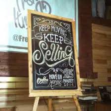Selain sebagai bagian dari dekorasi yang klasik, papan tulis juga akan memberikan banyak kemudahan. Facebook