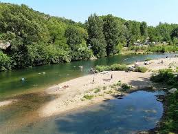 Online gids met woningen voor toerisme en reizen. Home Campings Gard