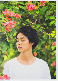 一年四季 山﨑賢人写真集 the kentos 山崎賢人 写真集 俳優 男性 ポーズ