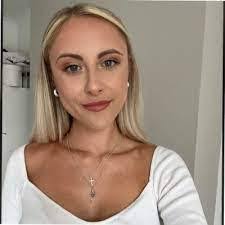 Barbara Ashbrook's Instagram, Twitter & Facebook