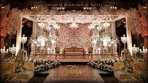 Gorgeous Peach And White Wedding Flowers Stage Decoration Setup Crystal Backdrop Hangi Wedding Stage Design Pakistani Wedding Decor Wedding Stage Decorations