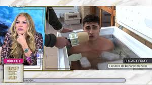 El tiempo justo on X: Edgar Cerro lleva más de 300 días bañándose en hielo  porque asegura que es beneficioso para la salud. TardeAR9E I  t.coNjreJKeWg4 t.coU1fK0GUejk  X