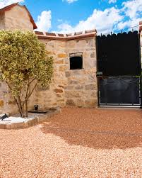 Granulats Decoratifs Orange Pour Amenagement De Cour Exterieure Garden Decora Amenagement Cour
