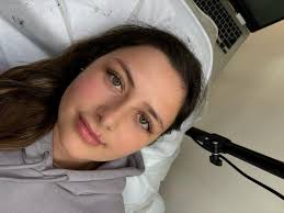 Not using istickers to increase engagement