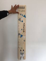 Die kids lieben es auf die messlatte zu schauen, wie groß sie schon sind. Messlatte Holz Kinder Etsy Diy Gifts For Men Diy Baby Stuff Diy Notebook