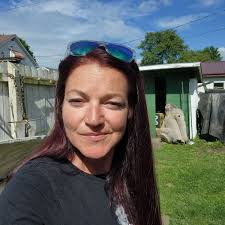 Let's keep our Feel Good Friday rolling with some answers to the question  of "What do you like about working at Harmony House?" our first answer  comes from a recent hire in