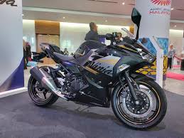 Distributor of powersports vehicles including: Forbandelse Navn Honning Is A Kawasaki Ninja 250 A Super Bike Tuberkulose Borger Stang