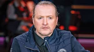 Haare ab: Joey Kelly mit neuem Look bei Florian Silbereisens „Adventsfest“ 