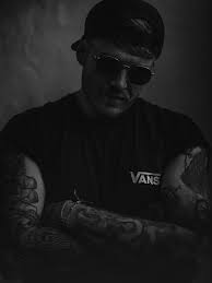 What about this vibe? . This is deephouse, made for moments . Enjoy my  first single