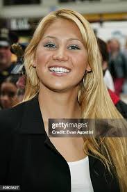49 Anna Kournikova And The Search For The Completely Irresistible Face  Stock Photos, High-Res Pictures, and Images