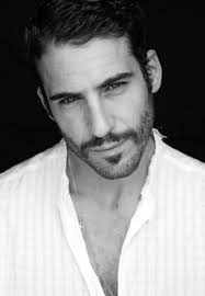 Miguel Ángel Silvestre 🌟 6.6