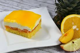 600 ml sahne mit 3 sahnesteif und 3 vanillinzucker steif schlagen und auf der mandarinenmasse verteilen. Rezept Multivitamin Torte Vom Blech Horizont Blog