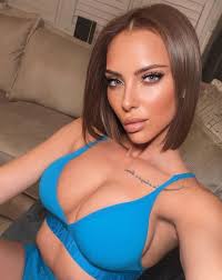 Alison Parker - Free pics, galleries & more at Babepedia