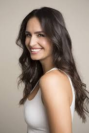 Y uno de ellos es que fue seleccionada por netflix para participar en «narcos: Fernanda Urrejola Produccioneschilenas Wiki Fandom