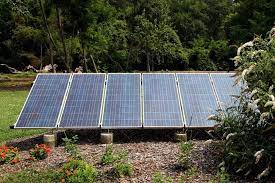 Sie müssen keine kabel im garten verlegen und müssen die leuchten auch nicht erst united states of americaändlich installieren. Solarenergie Inselanlage Fur Den Garten Gartendialog De