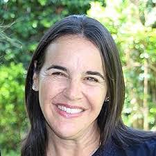 Alison Dwyer's Instagram, Twitter & Facebook