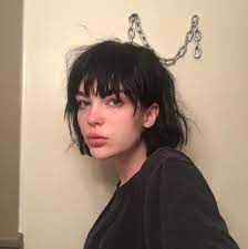 Image About Girl In By ري On We Heart It Short Hair With Bangs Short Grunge Hair Grunge Hair