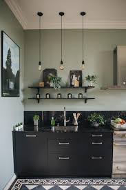 Cuisine Perene Clermont Ferrand Un Agencement Sur Mesure En 2020 Cuisines Design Cuisine Noire Decoration Murale Cuisine