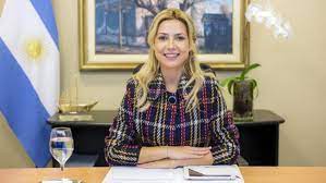 She is the current first lady of argentina, as the domestic partner of president alberto fernández, with whom she has been since 2014. Fabiola Yanez Copio Su Tesis De Wikipedia Y Las Redes Estallaron De Memes