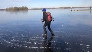 Arteveldestraat 38, hoogkerk, 9745ax, netherlands. De Fanatiekelingen Die Zo Vroeg Gaan Schaatsen Geven Het Slechte Voorbeeld Rtv Noord