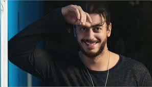 يذكر أن أغنية انساي كانت التعاون الأول الذي يجمع بين محمد رمضان وسعد لمجرد، وهي من كلمات وألحان سعد لمجرد، ويغني سعد باللهجة المغربية، فيما يغني رمضان باللهجة المصرية. Ø¨Ø¹Ø¯ Ù†Ø¬Ø§Ø­ Ø§Ù†Ø³Ø§ÙŠ Ù„Ù…Ø¬Ø±Ø¯ ÙŠØ¹Ø¯ Ø§Ù„Ø¬Ù…Ù‡ÙˆØ± Ø¨Ø§Ù„Ø¬Ø¯ÙŠØ¯