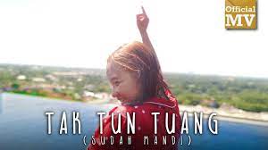Lagu aku belum mandi tak tun tuang upiak versi upin ipin parody lucu keren banget bro. Upiak Tak Tun Tuang Chords Chordify