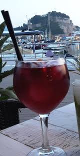 Rezept Tinto De Verano Sommerwein Aus Spanien Mit Wanderlust Und Rucksack Durch Die Welt