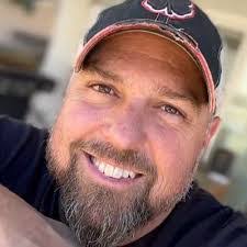 Justin Oldaker's Instagram, Twitter & Facebook