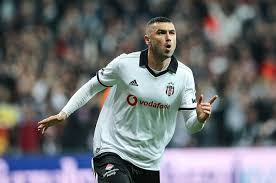 €* 15 tem 1985, antalya, türkiye. Lecce Taraftarlarindan Burak Yilmaz A Beste Ntvspor Net