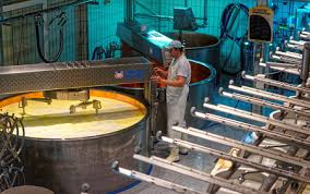 We did not find results for: La Gruyere Suisse 31 Decembre 2014 Les Travailleurs Pendant Le Processus De Production De Gruyere A La Maison Du Gruyere Une Usine De Fabrication De Fromage Celebre En Suisse Banque D Images