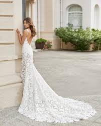Acquista abiti da sposa sirena prezzi vantaggiosi e spedizione … … abito da sposa a sirena con scollatura velata avanti e dietro. Vestiti Da Sposa La Guida Definitiva Con Tutto Quello Che Devi Sapere