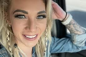 Megan Willson's Instagram, Twitter & Facebook