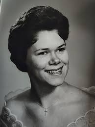 Irene Sands's Instagram, Twitter & Facebook