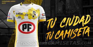 La propuesta de la indumentaria local es bastante interesante, con una base amarilla que deriva en negro a la altura del pecho y los hombros. Camisetas Cafu De Coquimbo Unido 2019 Todo Sobre Camisetas