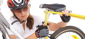 Ich vermute, dass die feste fußstellung im klickpedal mit schuld. Knieschmerzen Beim Radfahren Ursachen Und Massnahmen Gegen Das Fiese Zwicken